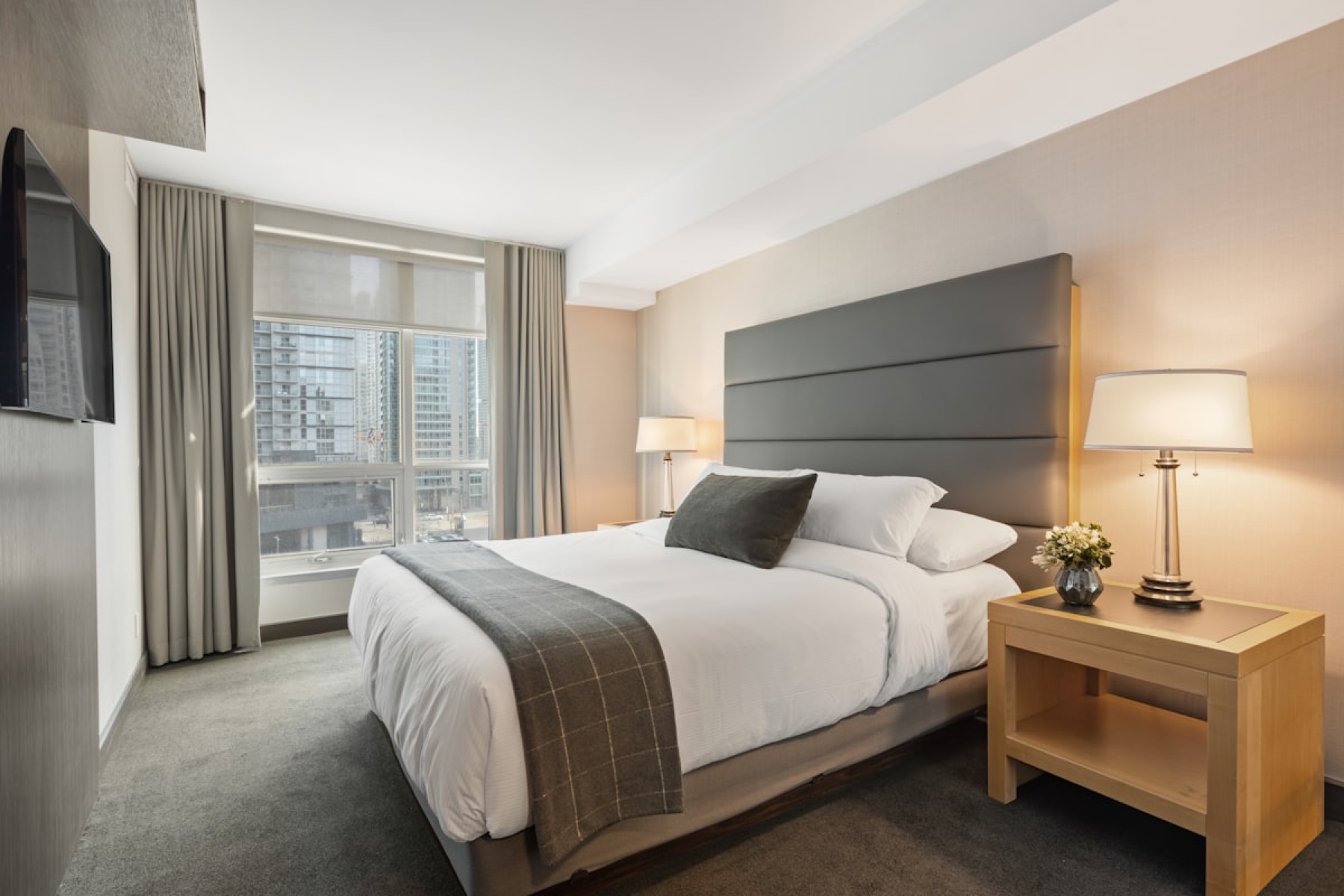 Chambre Olivier, vue oliviers, ambiance plus discrète à l'étage